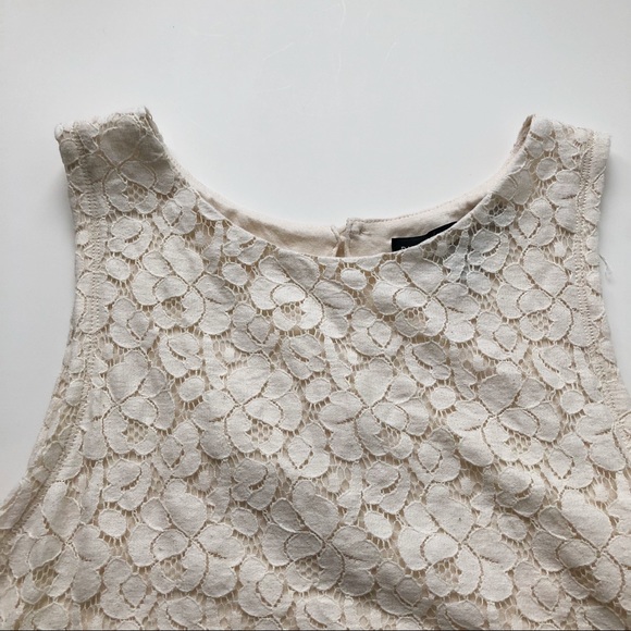 Lace tank top from Banana Republic. Size XS - Picture 2 of 8